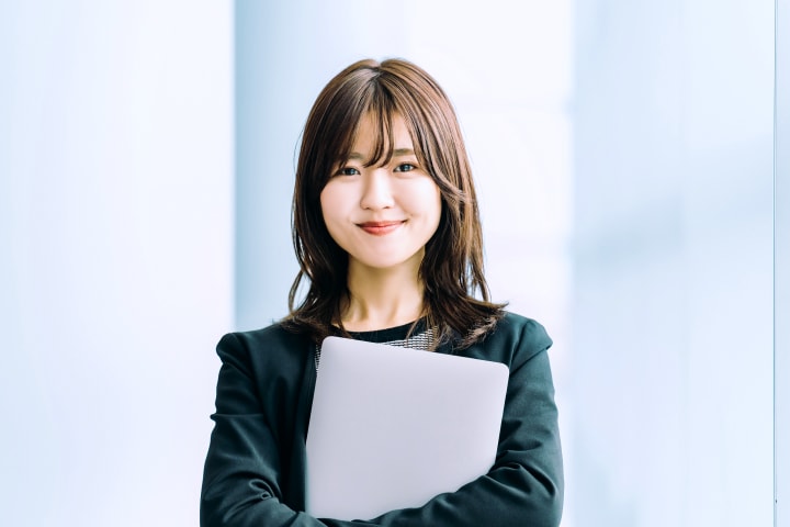 笑顔の女性
