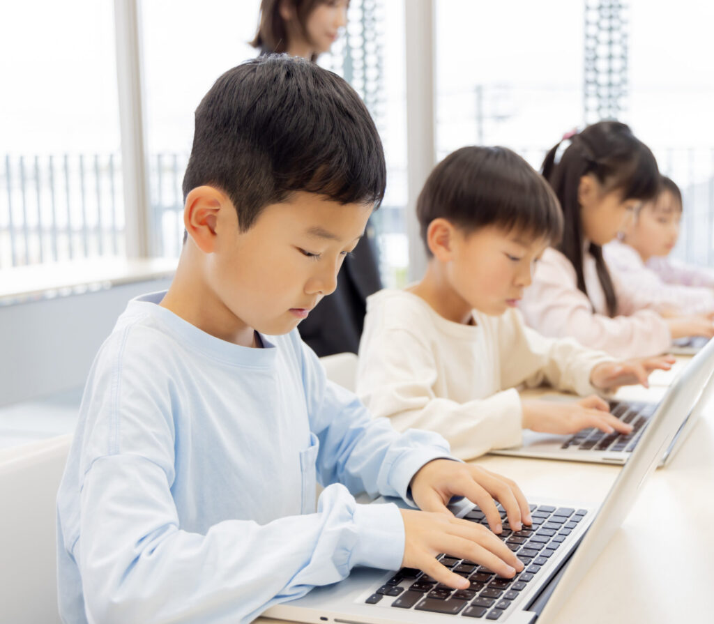 「想像」を「創造」に変える自由なカリキュラムのイメージ